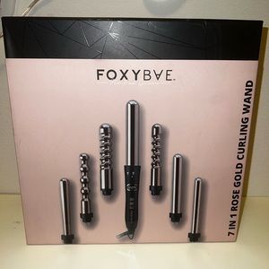 NIB Foxy Bae 7 in 1 curling set